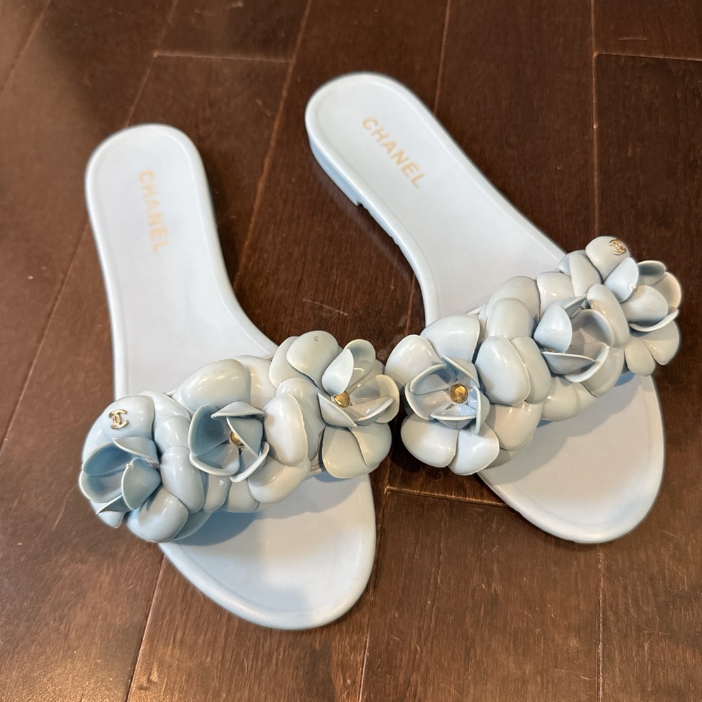 Chanel Camelia flats/sandals